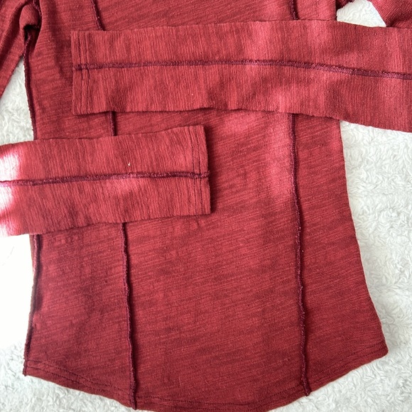 NWOT we the free turtle neck exposed seam long sleeves shirt - Picture 4 of 8